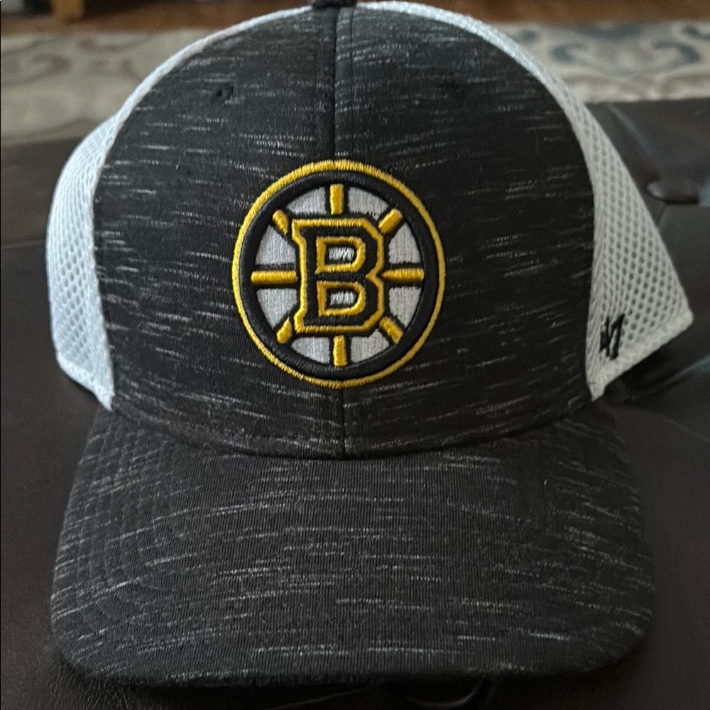 Boston Bruins Black and White Cap